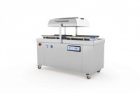 The Baseline double chamber ­machine
P 600 has large chambers. Each of them is
equipped with two sealing bars.


